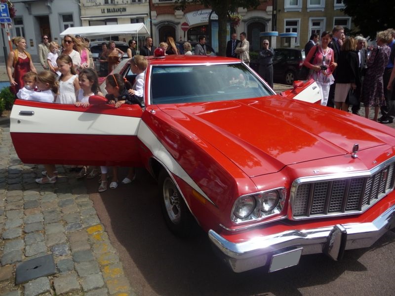 Location FORD Torino Starsky et Hutch de 1975 pour mariage - Val