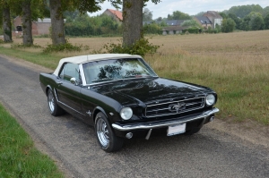 Ford Mustang cabrio noire 1965