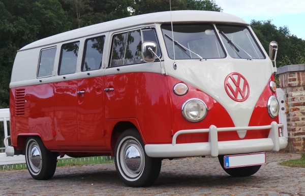 Combi VW T1 Rouge et Blanc 1965