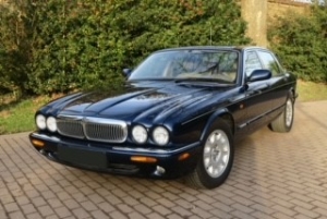 Jaguar Sovereing V8 bleue 1999