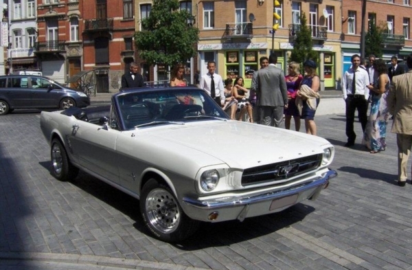 FORD MUSTANG 1965 Cabrio blanche