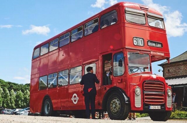 Bus anglais routemaster 1966 rouge