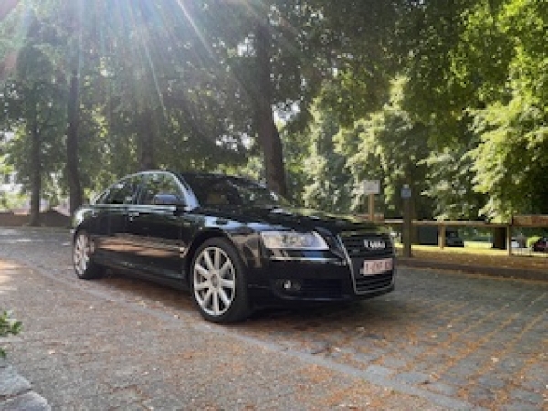 AUDI A8 LIMOUSINE W12